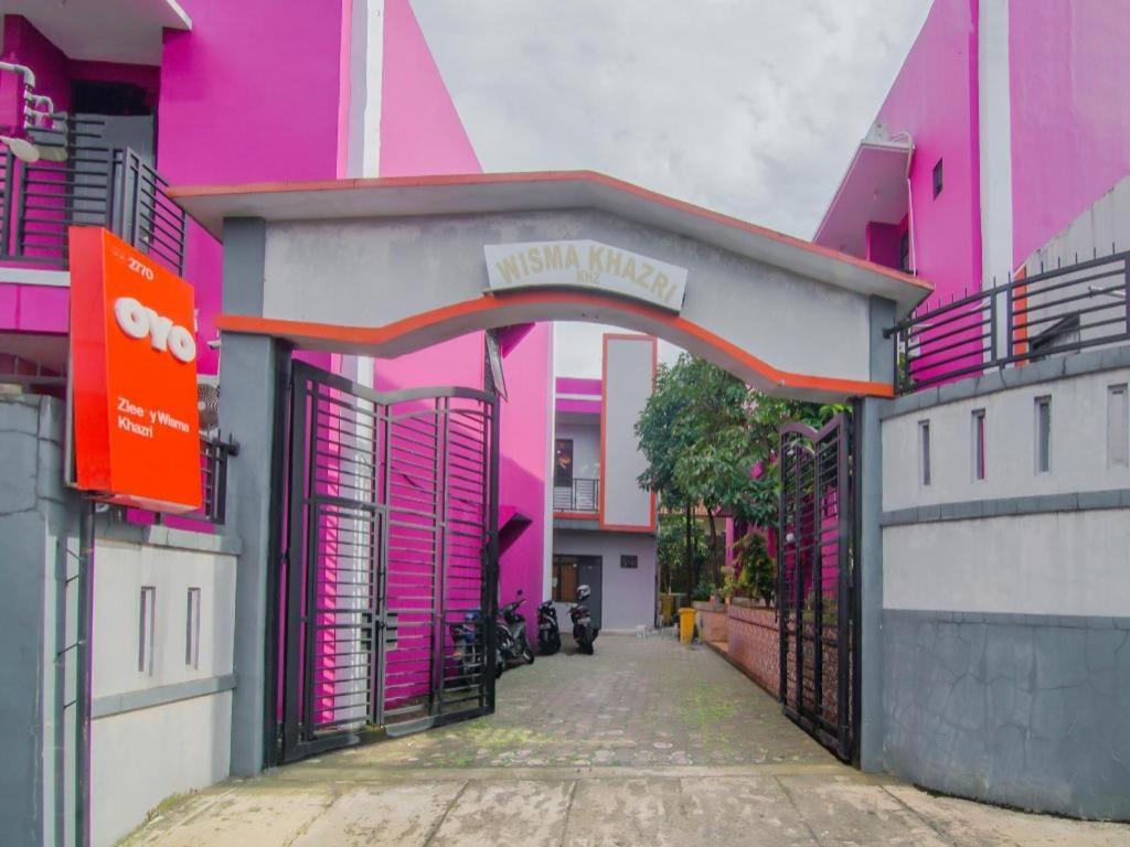 Oyo 2770 Zleepy Wisma Khazri Bogor Ngoại thất bức ảnh