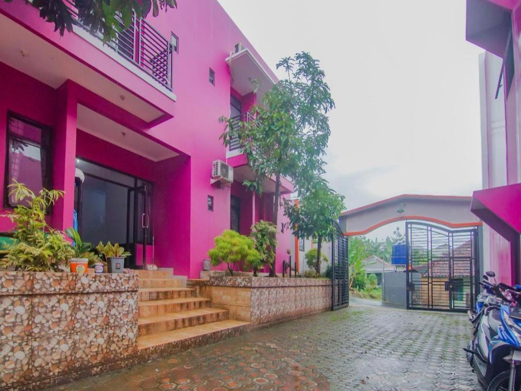 Oyo 2770 Zleepy Wisma Khazri Bogor Ngoại thất bức ảnh